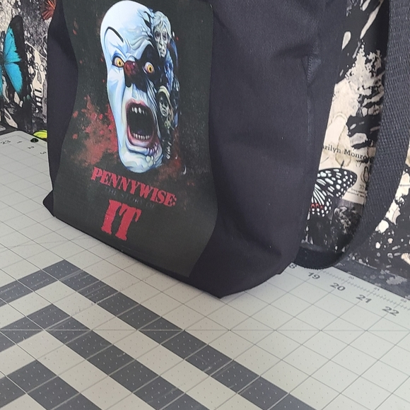 Pennywise horror tote bag handmade - Picture 5 of 6